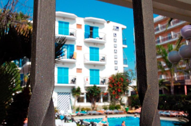 Htop Planamar #Htopenjoy Malgrat de Mar Bagian luar foto